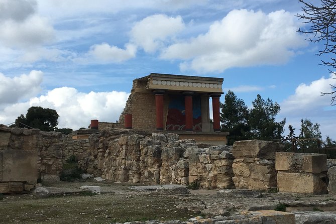 Visit Knossos palace (Tour & Skip-the-Line Ticket) - Small groups and the three named guides