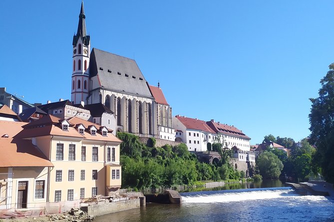 Walking private guided tour in Cesky Krumlov with local certified guide - Oli and the guide experience