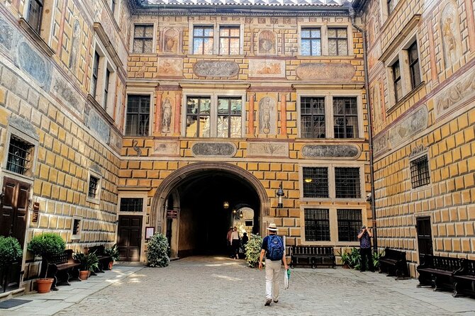 Walking private guided tour in Cesky Krumlov with local certified guide - What is not included