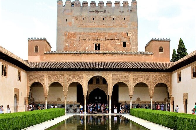 Walking tour in Alhambra, Nasrid Palaces and Generalife - Why the Nasrid Palaces make or break the visit
