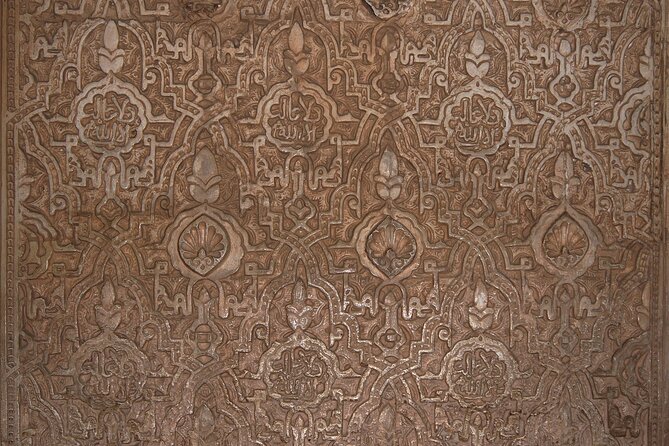 Walking tour in Alhambra, Nasrid Palaces and Generalife - Identification, entry, and practical preparation