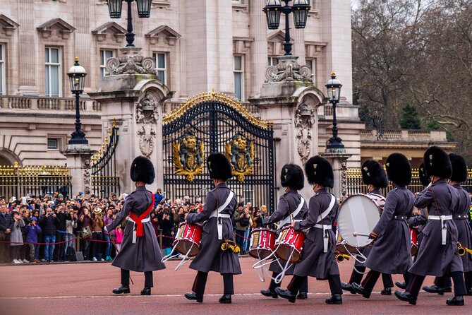 Walking Tour of London Westminster Abbey, Big Ben, Buckingham - What the guides add