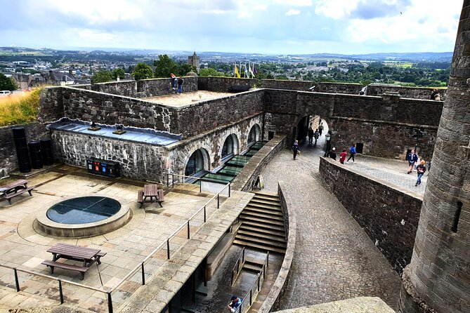 Wallace monument, Stirling Castle, Linlithgow Palace Private Tour - Linlithgow Palace: a dramatic royal ruin