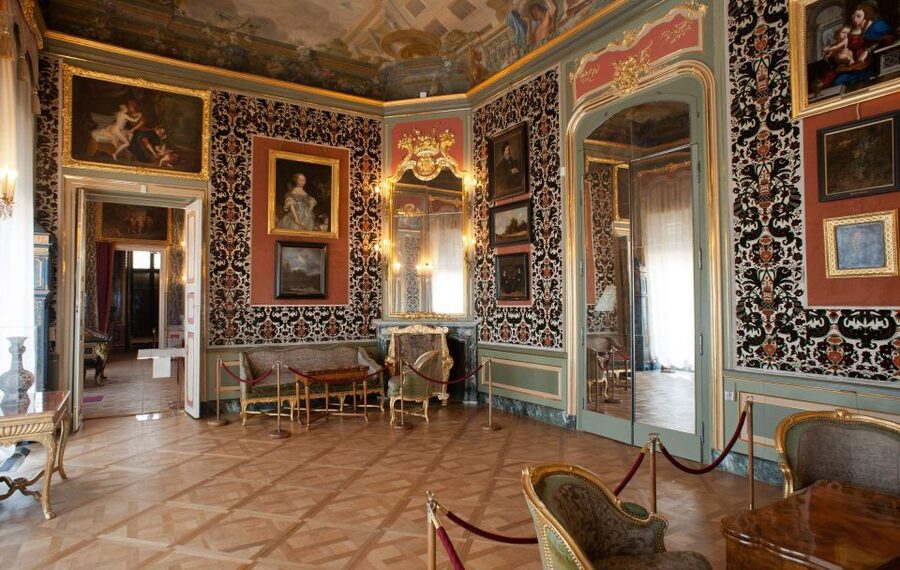 Warsaw Private Wilanow Palace & Garden Tour - Why Wilanów Palace matters in Warsaw