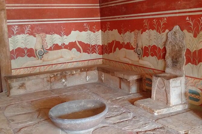 WeGuide Knossos palace - Why the small group matters