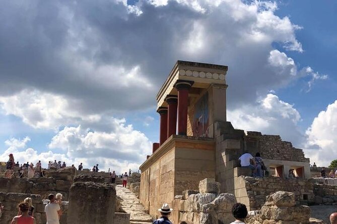 WeGuide Knossos palace - The guide quality you can expect