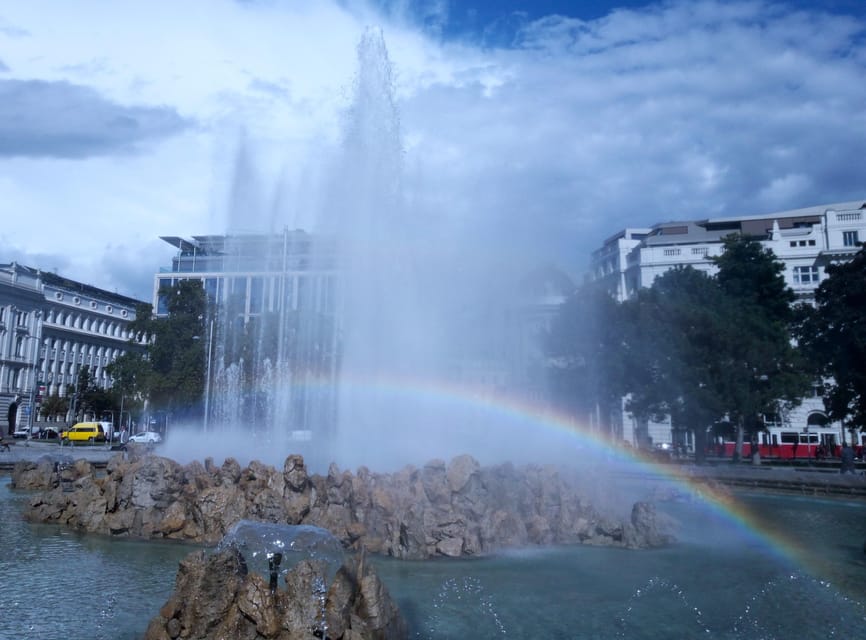 Wien: Tours with locals by public transport & walking - Who should book this experience?