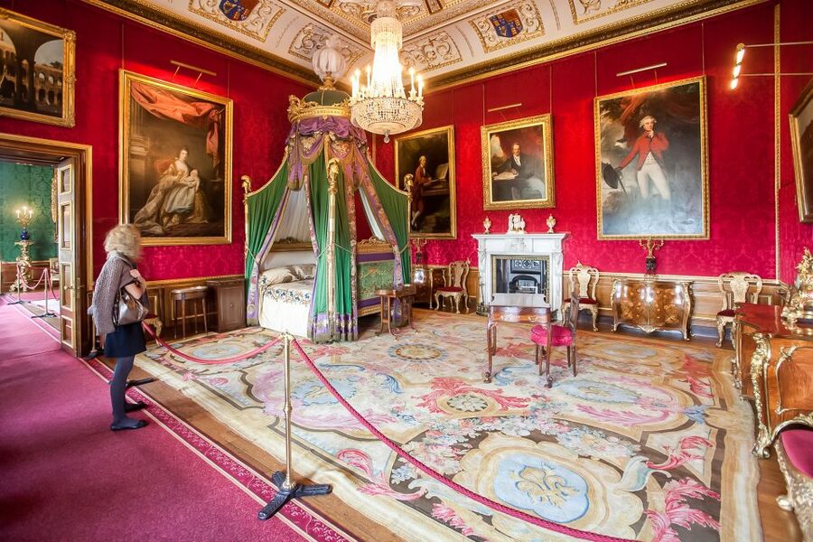 Windsor Castle Admission Ticket - The Semi-State Rooms in winter