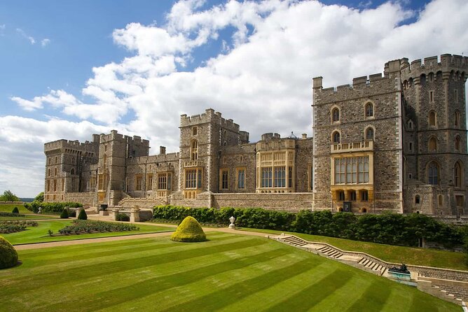 Windsor Castle, Stonehenge & Oxford Private Car Tour from London - Stonehenge, prehistoric Britain in a compact visit