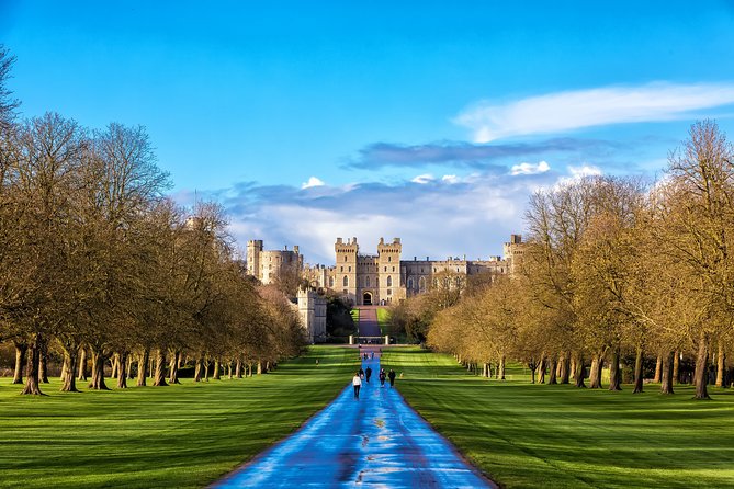Windsor Castle, Stonehenge & Oxford Private Car Tour from London - A Mercedes and a private schedule