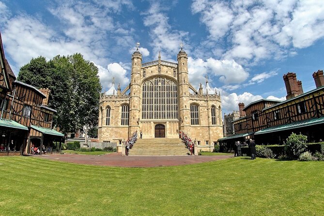 Windsor Castle, Stonehenge & Oxford Private Car Tour from London - FAQ