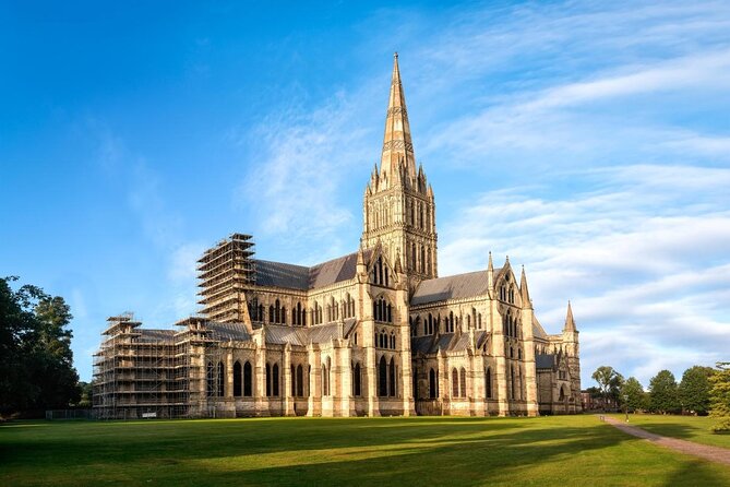 Windsor Castle, Stonehenge & Salisbury Cathedral Guided Tour - Windsor Castle: royal rooms and St. George’s Chapel