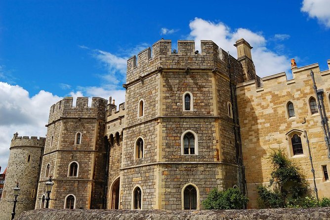 Windsor Castle Tour from London with Optional Lunch or London Eye - Watching the changing of the guard
