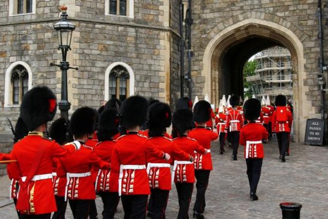 Windsor Castle Tour from London with Transportation & Audio Guide - The journey from Central London to Windsor