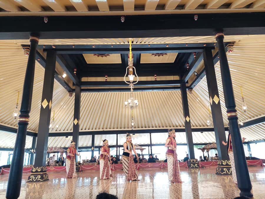 Yogyakarta: Prambanan Temple Morning Tour and Palace Tour - Key points to know before booking