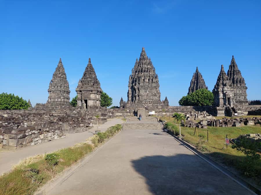 Yogyakarta: Prambanan Temple Morning Tour and Palace Tour - From ancient temple to the Sultan’s residence