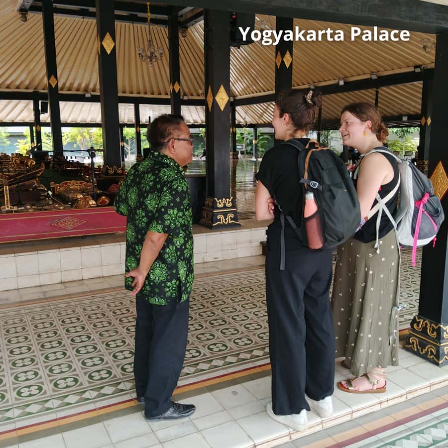 Yogyakarta: Yogyakarta Palace & Water Castle Guided Tour - Gamelan and dance: a welcome bonus
