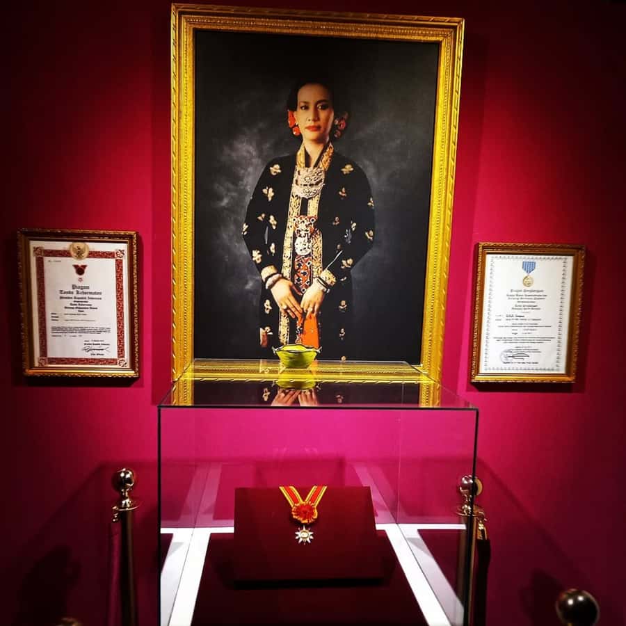 Yogyakarta: Yogyakarta Palace & Water Castle Guided Tour - What the guides add