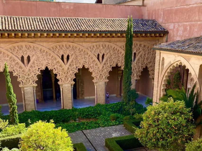 Zaragoza: Aljafería Palace guided tour in Spanish - The first chapter: Saraqusta’s Muslim palace