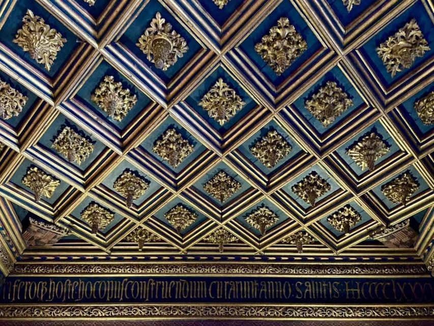 Zaragoza: Aljafería Palace guided tour in Spanish - The Catholic Monarchs and a palace reshaped